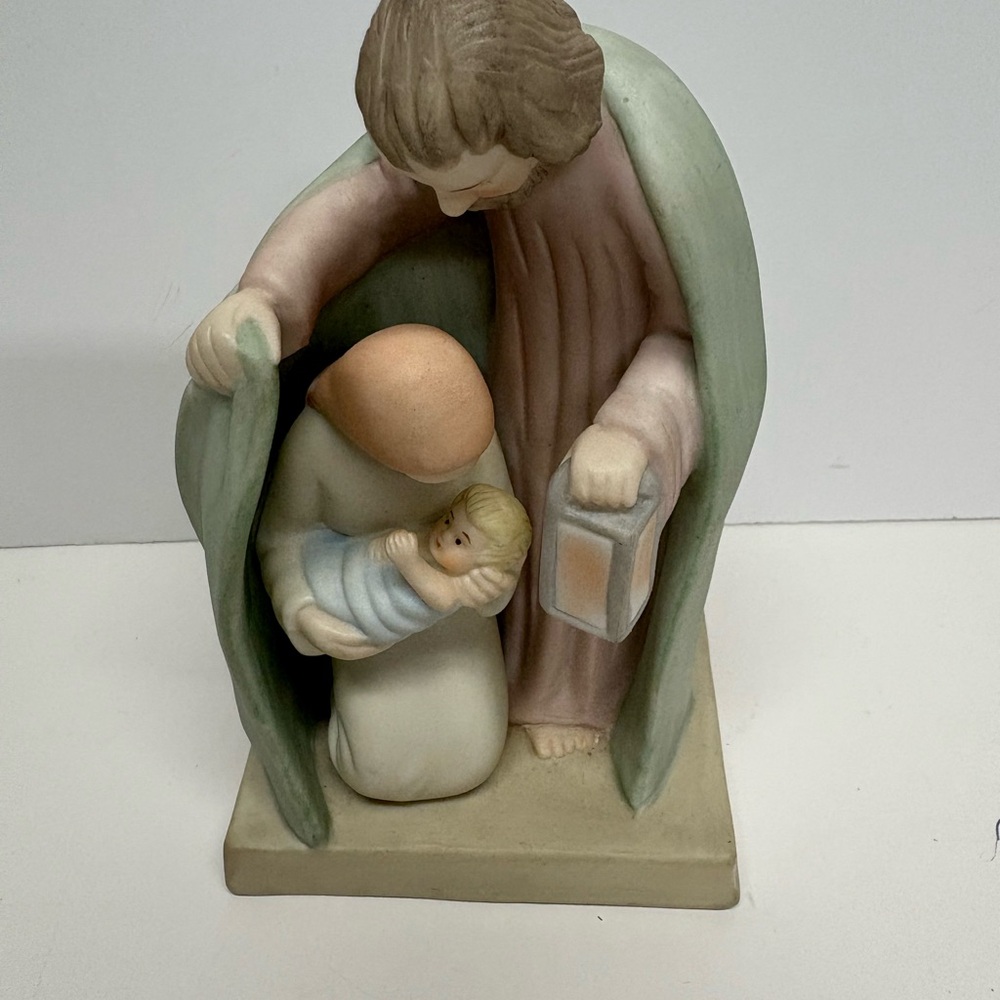 Lefton Porcelain Bisque Nativity Scene Figurine with Pastel Colors Christmas